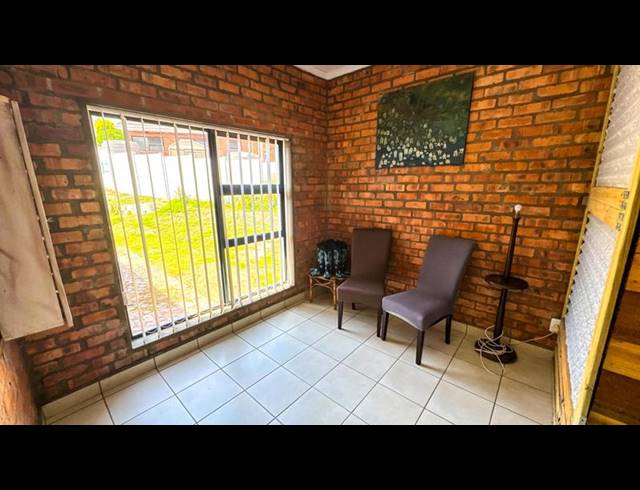 4 BEDROOM HOUSE FOR SALE IN FRAAIUITSIG